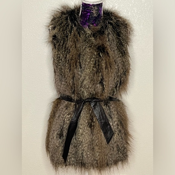 Trina Turk Fux Fur vest - Picture 1 of 9